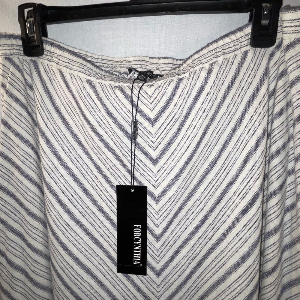NWT For Cynthia 55% linen skirt size XL